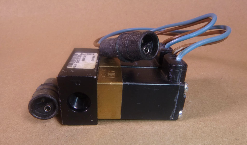 USGI FMTV Fan & Differential Lock Solenoid 12417631-001, 4810-01-439-3483