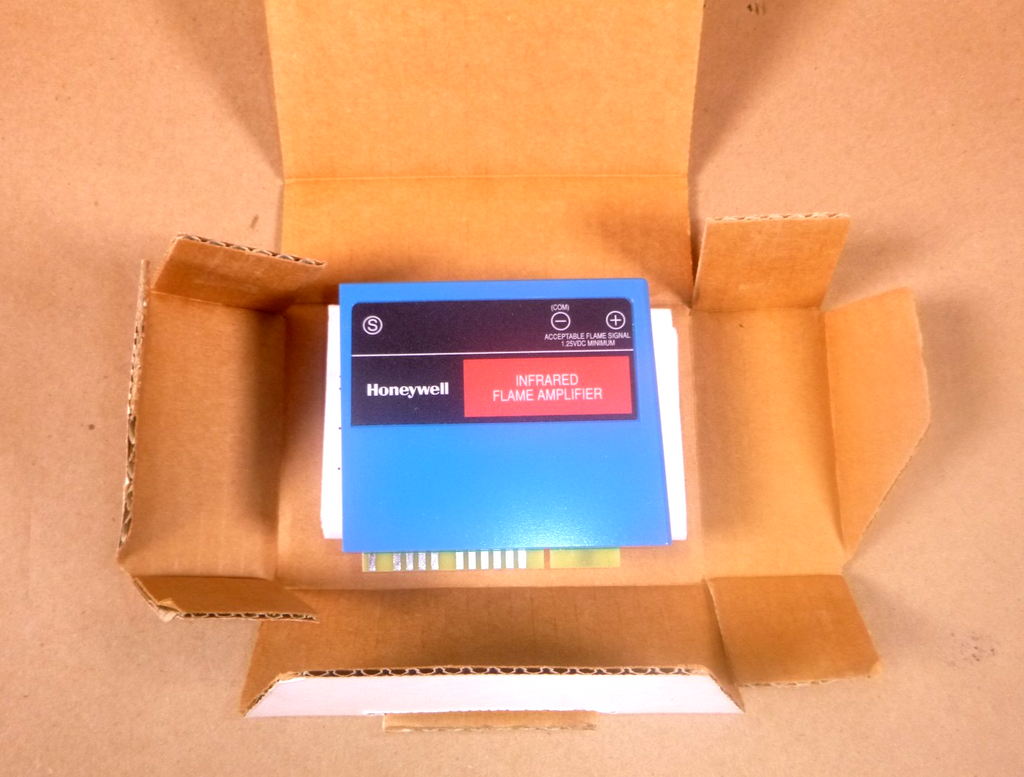 R7848A1008 Honeywell Flame Amplifier, Infrared for 7800 Series & C7015 Detector
