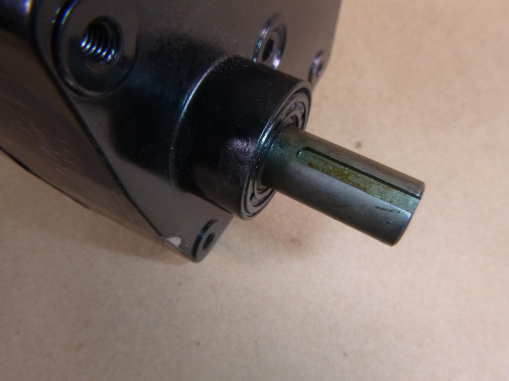 M1115002.00 Leeson Parallel Shaft 90 Vdc Gearmotor 1/40 Hp, 4 Rpm, 40 Lb-in | Industrial Electric Motors, Pumps & Parts