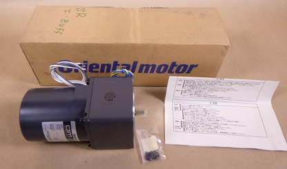 Oriental Motor CBI540-703 Clutch &amp; Brake Motor 40W 200/220V 50/60Hz 3Phase