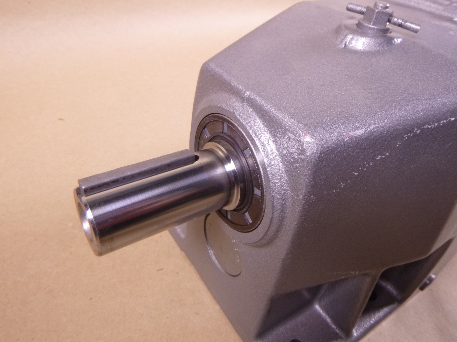 SK 12 56C0.5 Nord Gear Reducer, 970 lb-in, 53.84:1 Ratio, 32RPM, 1" Output Shaft | Industrial Electric Motors, Pumps &amp; Parts