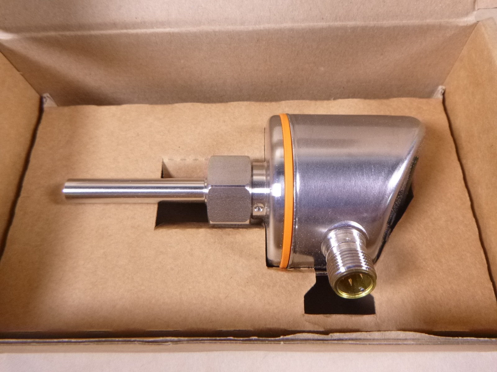 ifm efector SI5010 Flow Monitor Sensor, 300 bar, 18-36 VDC