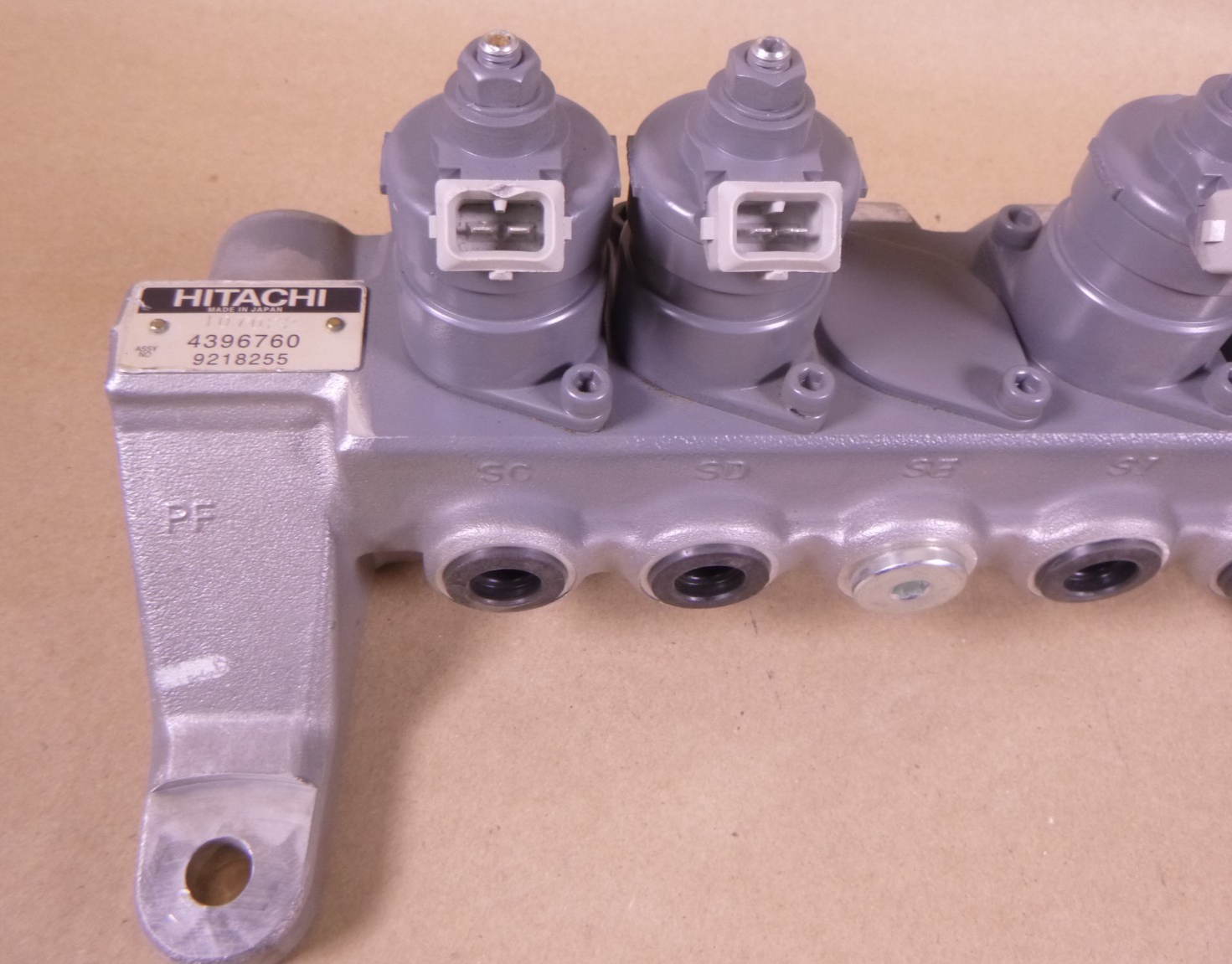 OEM Hitachi 4396760 Solenoid Valve 9218255 For John Deere 330LCR AT250108 *MINOR CHIP* | Industrial Tractor Parts Supplier and Surplus Tractor Parts &amp; Accessories