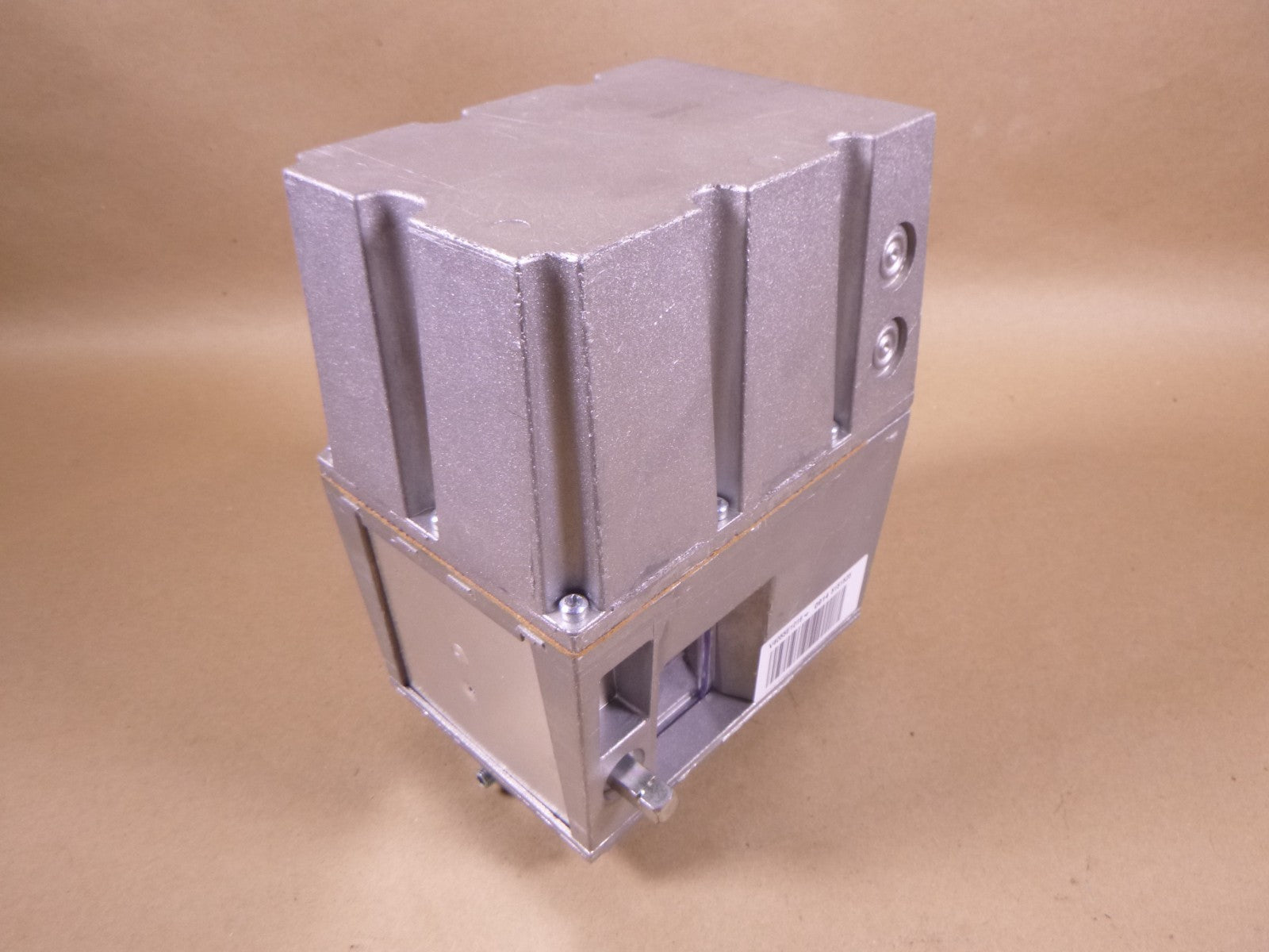 Honeywell V4055E1016 On/Off Fluid Power Gas Valve Actuator 120 Volt V4055E 1016 | Industrial MRO Replacement Parts, Manufacturing Machine Parts &amp; Components, Heavy Equipment Parts Supplier