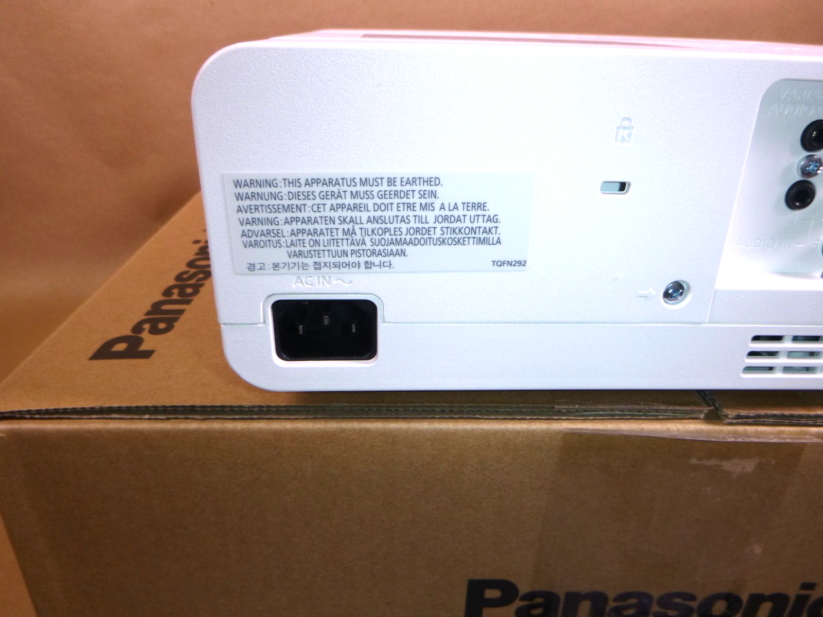 Panasonic PT-LW312U 3100-Lumen WXGA LCD Projector HDMI, 2x VGA Inputs