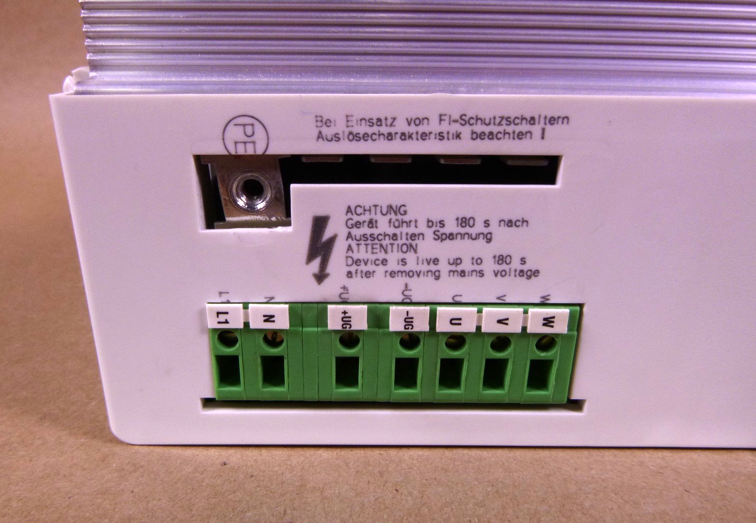 USED 33.8204_E Lenze Inverter 3 Phase 2.2 KW 9.5 Amp 0-230 Volt 0-480 Hz | Electrical MRO Replacement Parts &amp; Components and Commercial Electrical Supplies Company