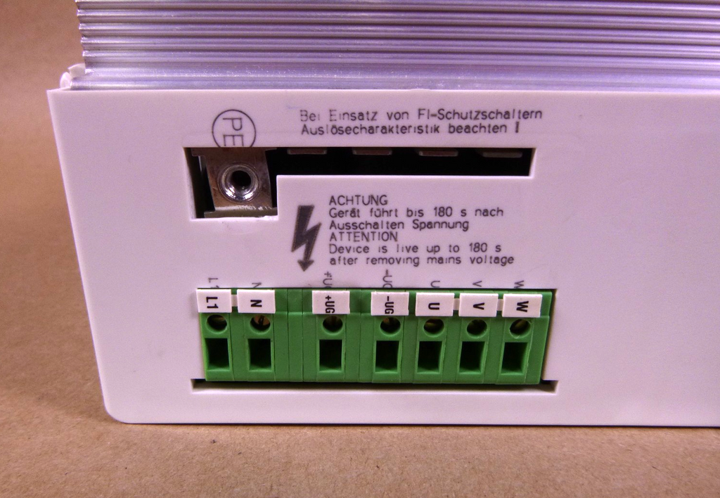 USED 33.8204_E Lenze Inverter 3 Phase 2.2 KW 9.5 Amp 0-230 Volt 0-480 Hz | Electrical MRO Replacement Parts & Components and Commercial Electrical Supplies Company