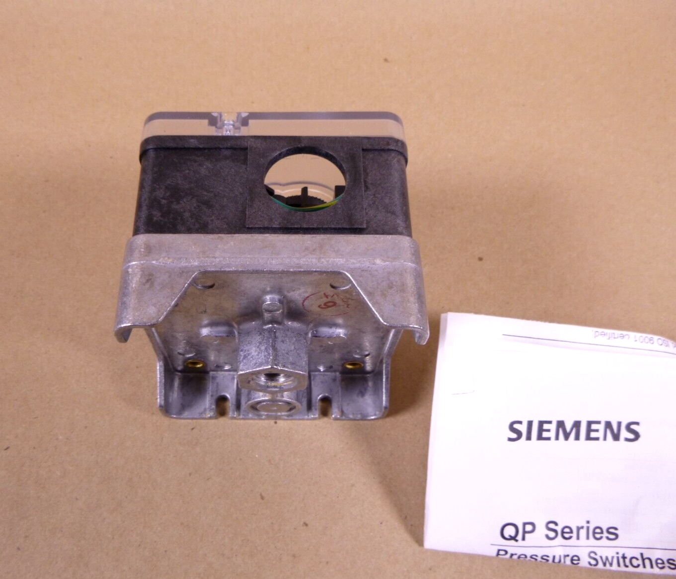 Siemens QP Series QPL31.050A00 Automatic Reset Low Pressure Switch, 1 to 20" WC | Electrical MRO Replacement Parts &amp; Components and Commercial Electrical Supplies Company