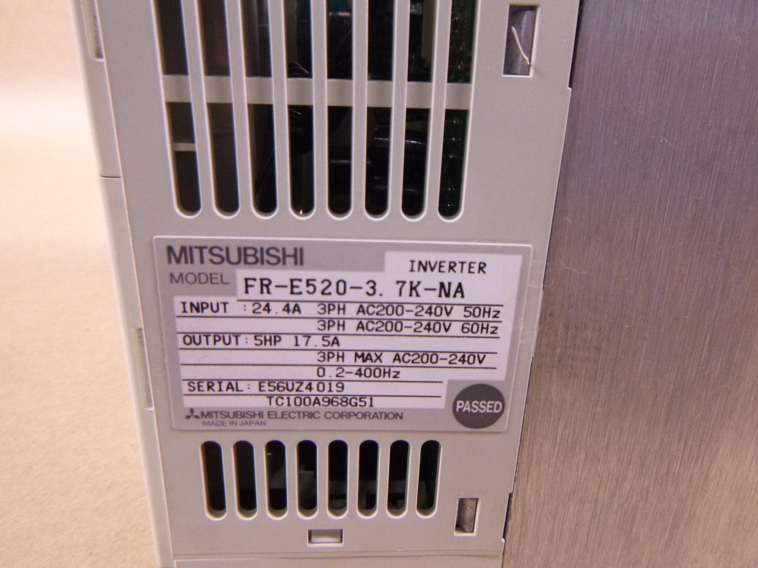 Mitsubishi FR-E520-3.7K-NA VFD 5HP Inverter 24.4A/17.5A 3PH 200-240VAC E500