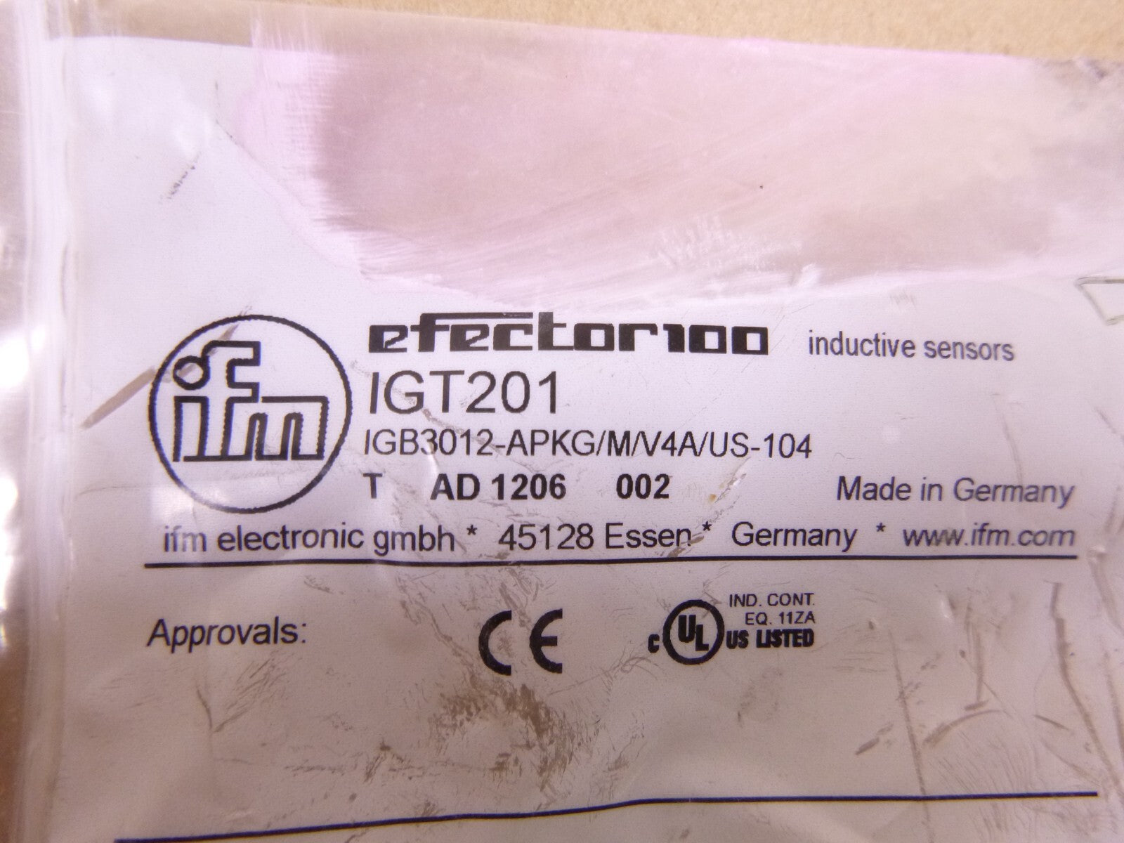 IFM Efector Inductive sensor IGT201, 12mm Range, 10-30 Vdc, Normally Closed | Electrical MRO Replacement Parts &amp; Components and Commercial Electrical Supplies Company