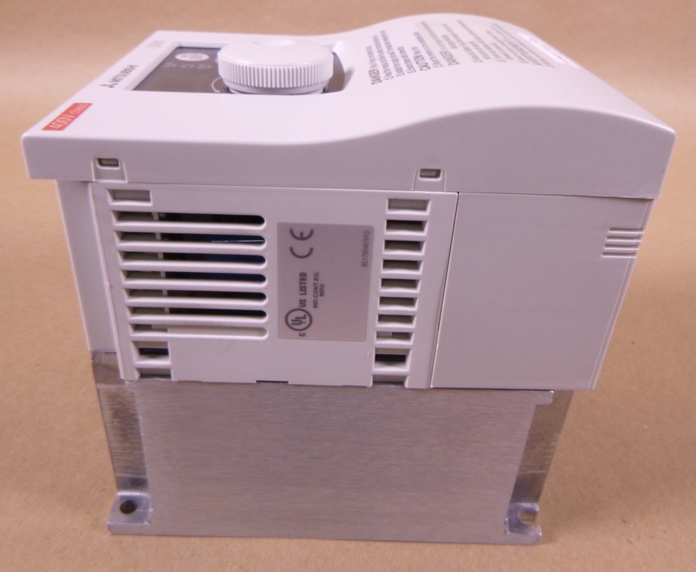 Mitsubishi FR-S540E-0.75K-NA Inverter 3-Phase 1HP AC Drive 380-480VAC | Electrical MRO Replacement Parts &amp; Components and Commercial Electrical Supplies Company