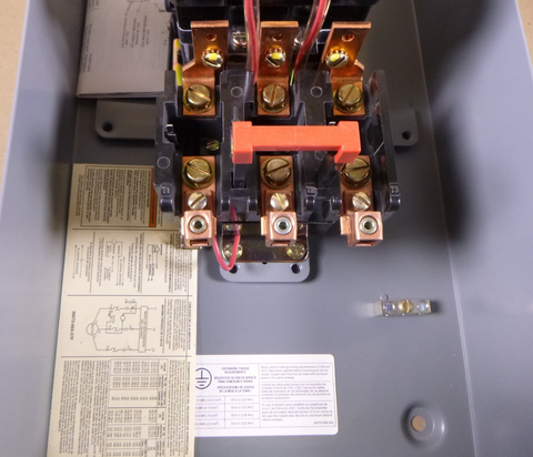 Square D 8536SEG1S Nema Size 3 50HP 600V 120V Coil Motor Starter Enclosure