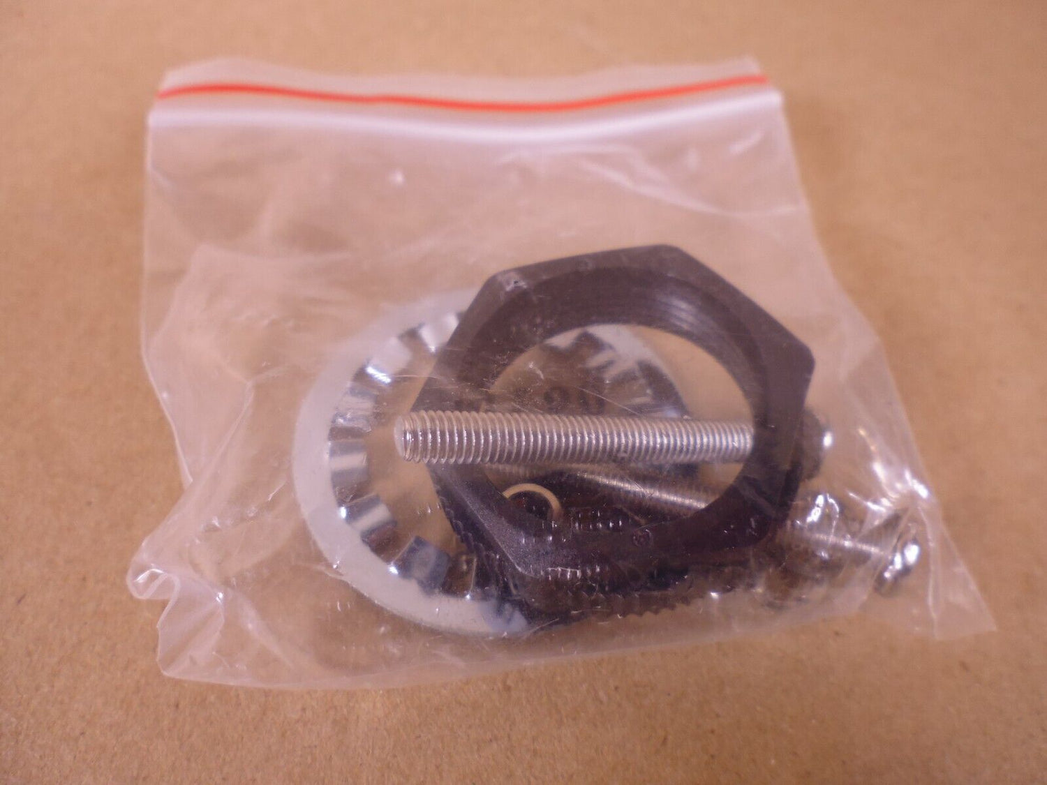 NEW Banner 25947 Photoelectric Sensor SMA91E W/30 / SMA91EW30 VALU-BEAM | Electrical MRO Replacement Parts &amp; Components and Commercial Electrical Supplies Company