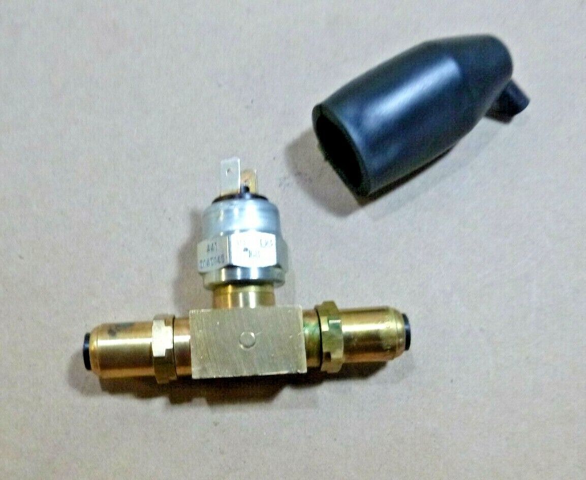 USGI Wabco Pressure Switch AGA 371, R0083285, 4410140140, 5930-01-557-5784 | Industrial MRO Replacement Parts, Manufacturing Machine Parts &amp; Components, Heavy Equipment Parts Supplier