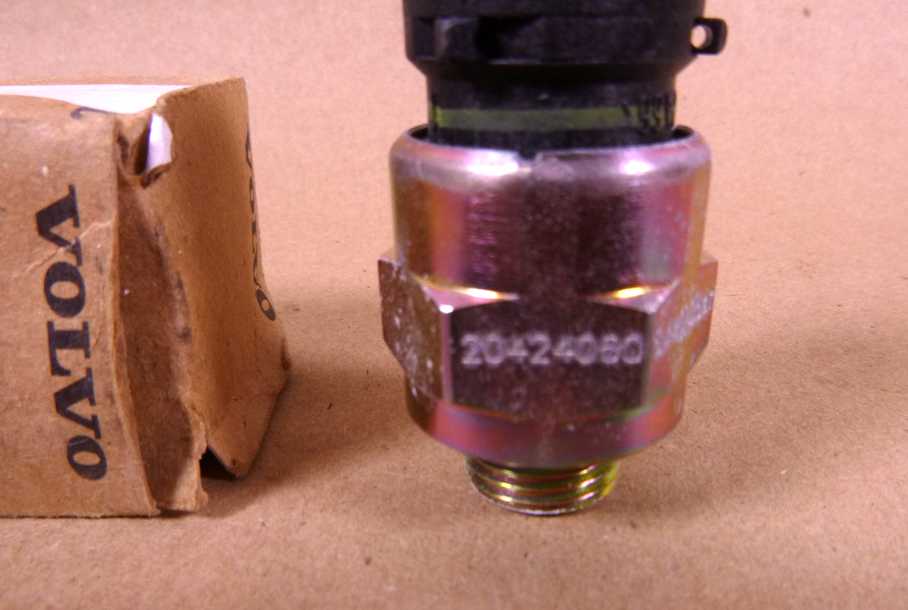 20424060 Genuine Volvo Pressure Switch / Sensor (USA Stock) | Replacement Truck Parts, Trailer Accessories, Automobile Supplies, Car Parts & Accessories