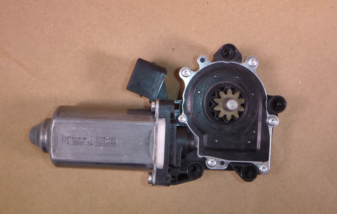 Mercedes Benz OEM Actros MP1 Window Regulator Motor A0058209342 Made in Germany | Replacement Truck Parts, Trailer Accessories, Automobile Supplies, Car Parts &amp; Accessories