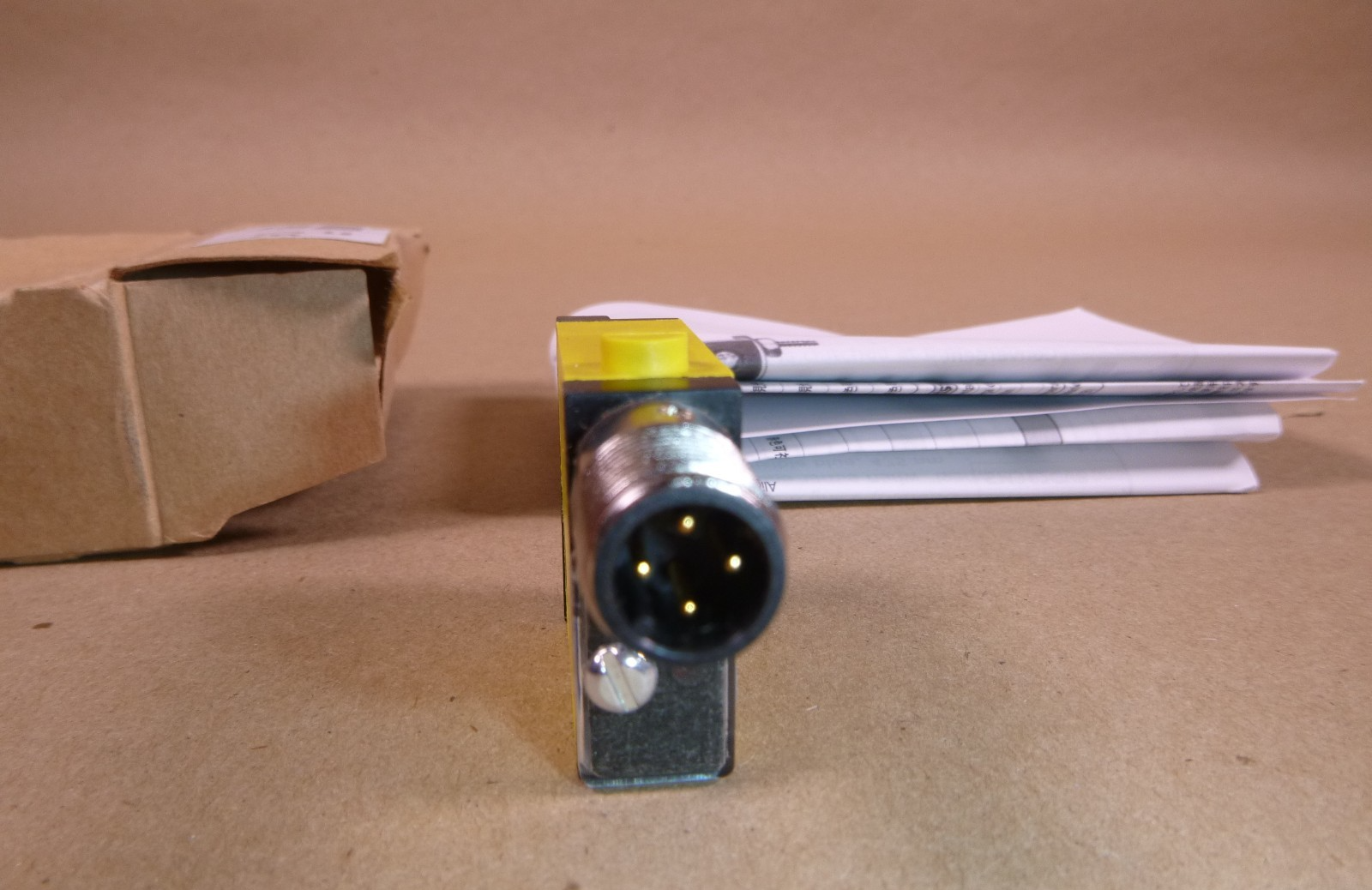Banner SM312WQD, 26892 Photoelectric Sensor, Divergent Diffuse, 130mm, 30VD | Electrical MRO Replacement Parts &amp; Components and Commercial Electrical Supplies Company