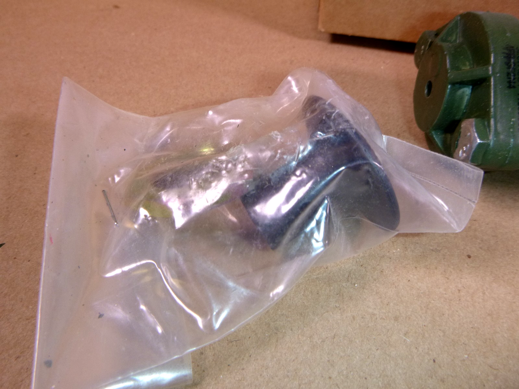 M813 M939 Dash Mount Valve Trailer Air Brake Control 11669066, 4810-01-107-9694