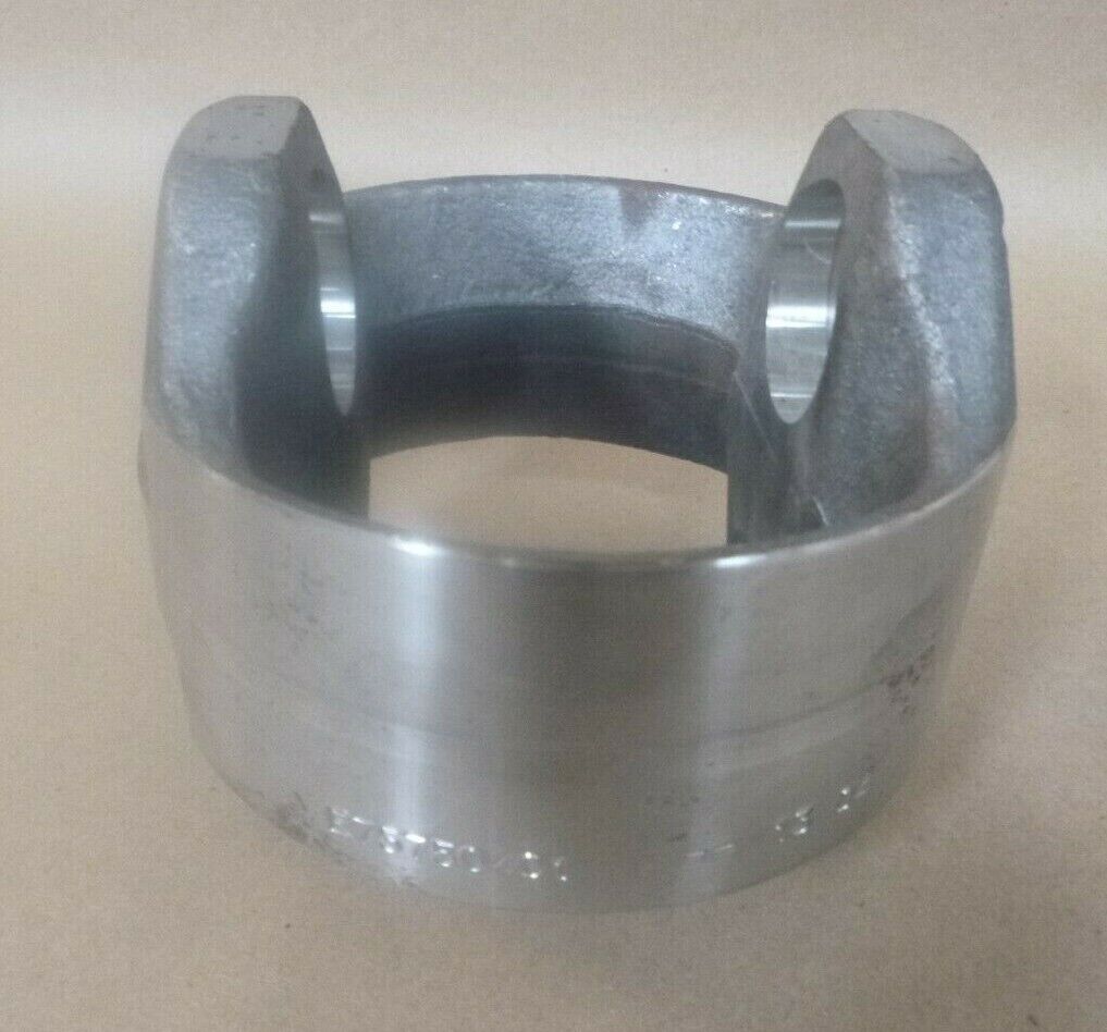 MILITARY MRAP HET PLS TRUCK CENTER YOKE PIVOT V75750401 2GK623 E75750401 OSHKOSH | Genuine FMTV Replacement Parts, LMTV Parts For Sale and Military Surplus Medium Tactical Vehicle Parts & Components