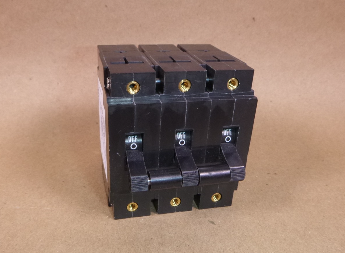 AM3R-D3-LC07D-A-30-3 EATON HEINEMANN Circuit Breaker 30 Amp 3 Pole 250Vac 80Vdc