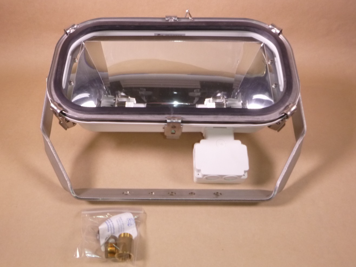 Aqua Signal Marine 1069 Series 1000W Halogen Floodlight - Narrow Beam -120 Volt