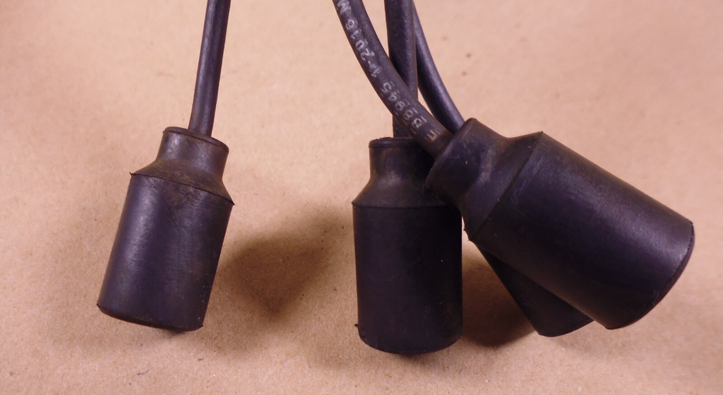 HMMWV M998 FMTV Aurora 12375837 Rear Tail Light LED Green , 66220-01-372-3883 | Genuine FMTV Replacement Parts, LMTV Parts For Sale and Military Surplus Medium Tactical Vehicle Parts & Components