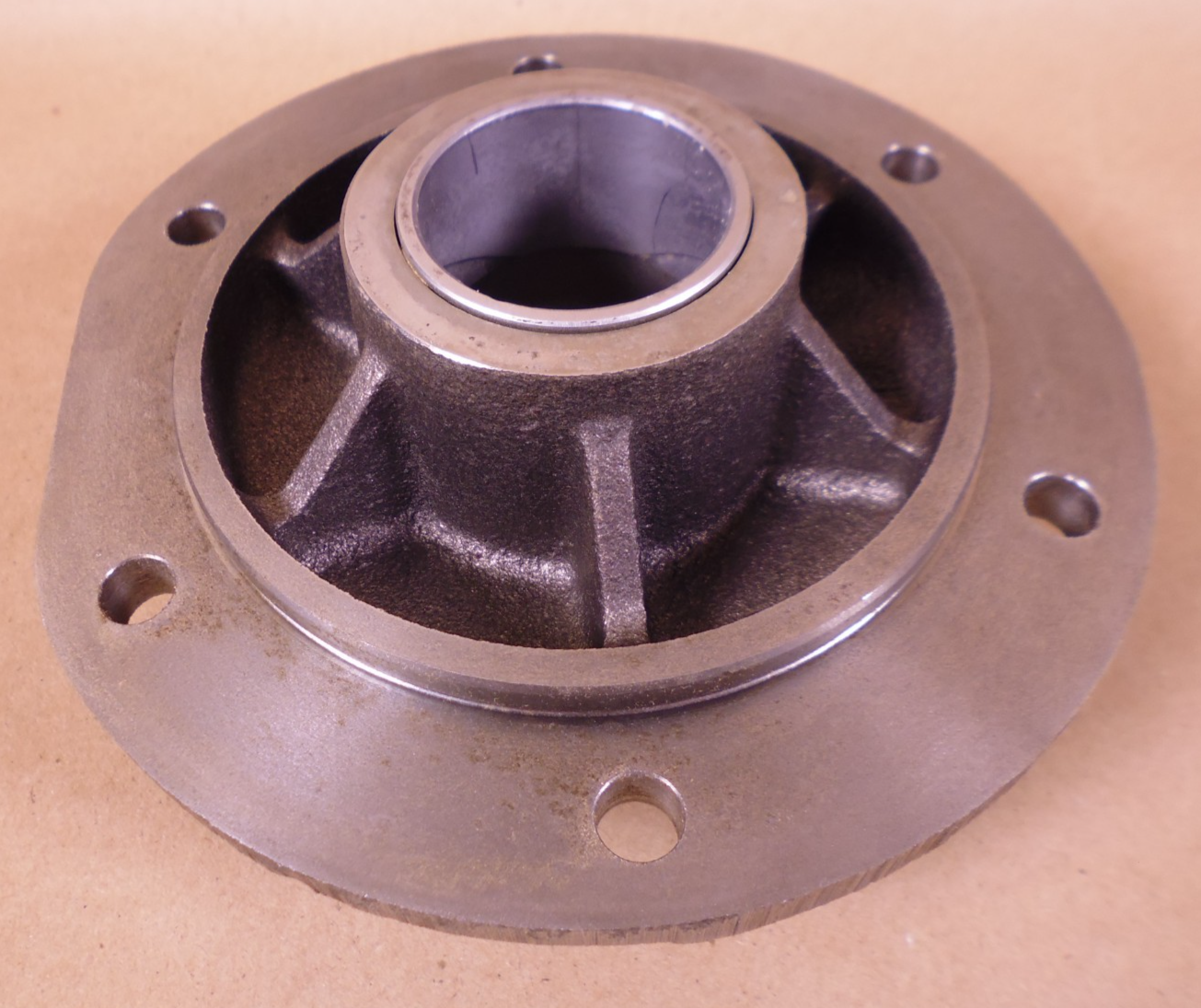 Genuine Detroit Diesel 5129884 Support ASSY Blower Drive Gear Hub For 71 Engine | Replacement Truck Parts, Trailer Accessories, Automobile Supplies, Car Parts &amp; Accessories