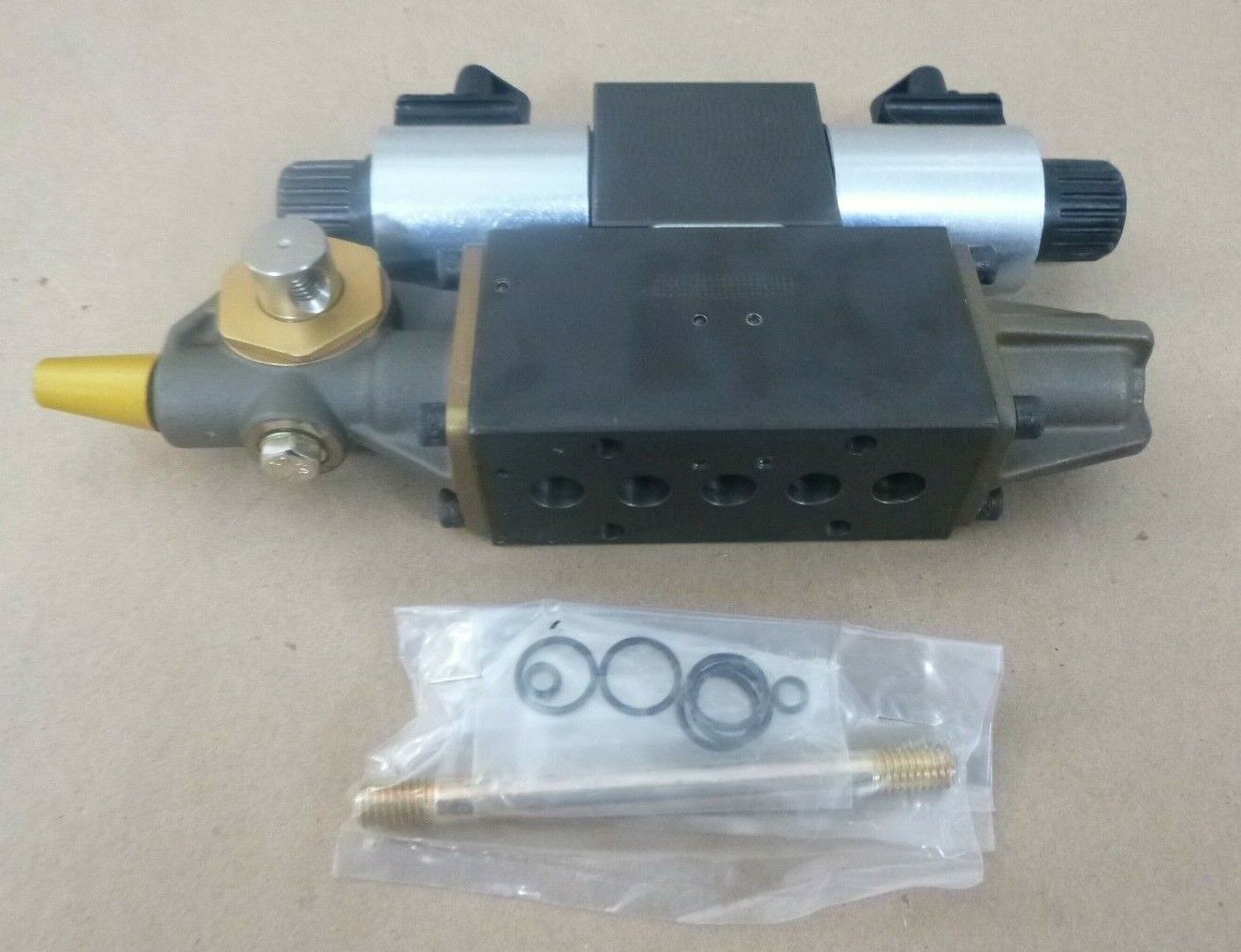 USGI PLS CAPSTAN WINDLASS FOUR WAY LIFT CONTROL VALVE PARKER 85785-01-PAAG24K | Industrial MRO Replacement Parts, Manufacturing Machine Parts &amp; Components, Heavy Equipment Parts Supplier