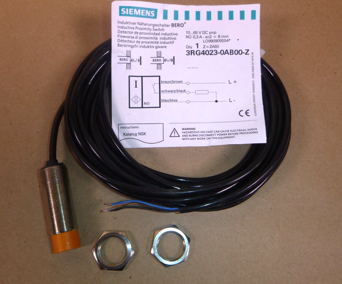 SIEMENS 3RG4023-0AB00-Z Inductive Proximity Switch 8mm Sensing Range 10-65 Vdc 