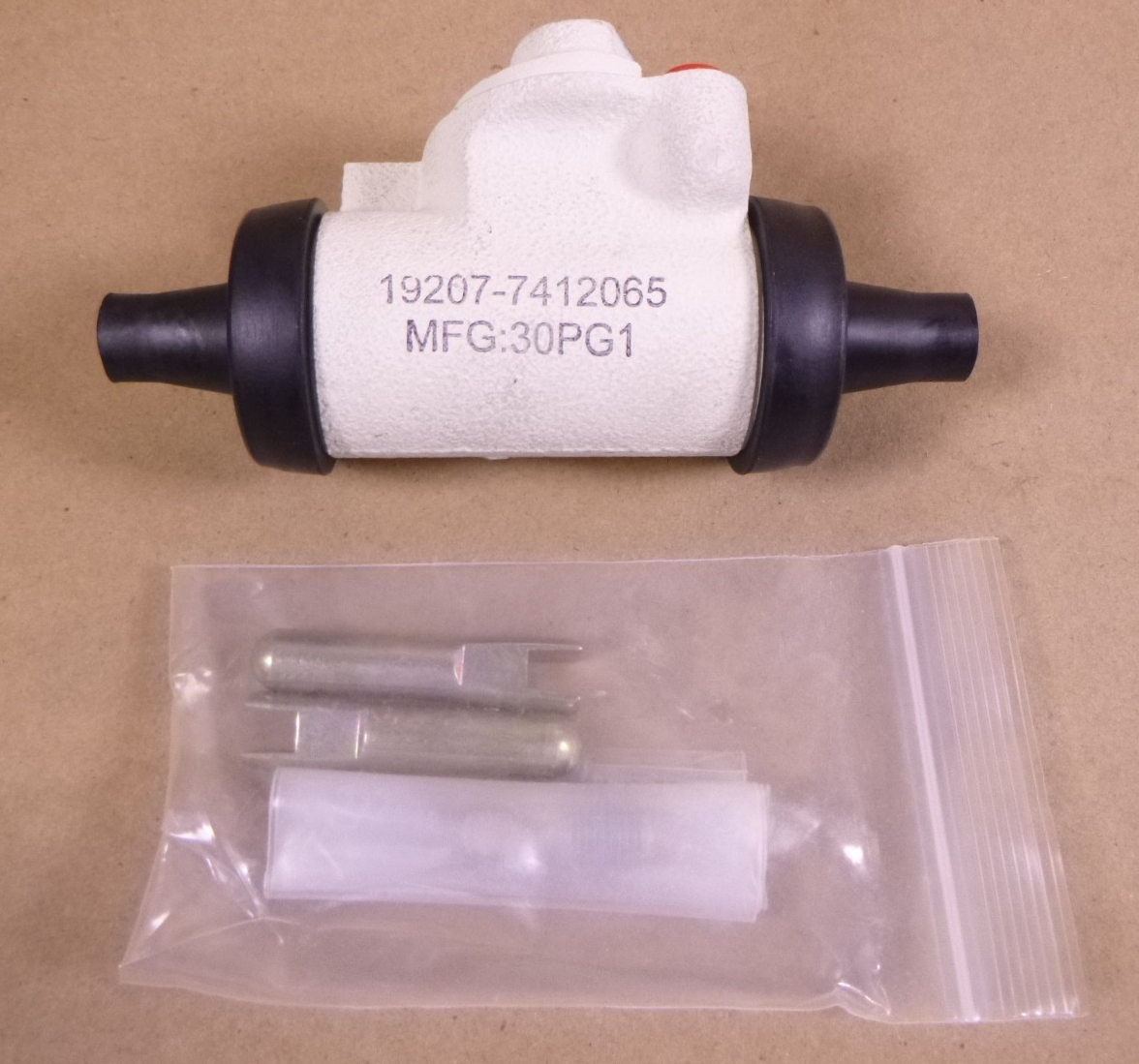 M149 M313 M103 M105 WHEEL CYLINDER Truck Trailer 7412065 , 2530-00-741-2065