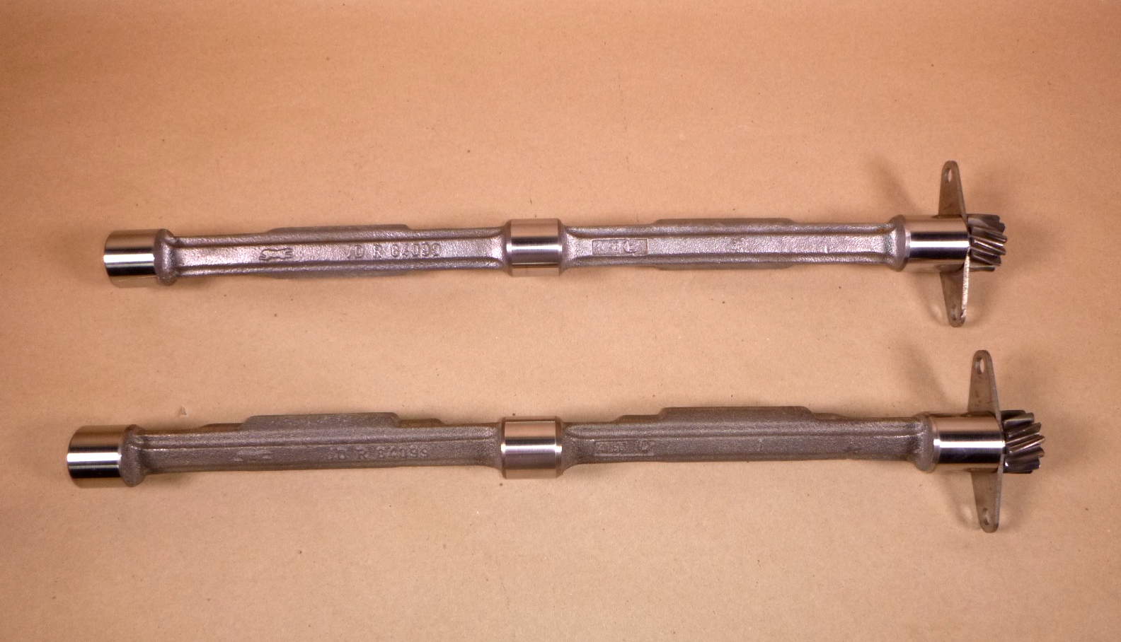 Genuine John Deere Engine Balancer Shafts RE30471 (RH) &amp; RE30472 (LH) | Industrial Tractor Parts Supplier and Surplus Tractor Parts &amp; Accessories