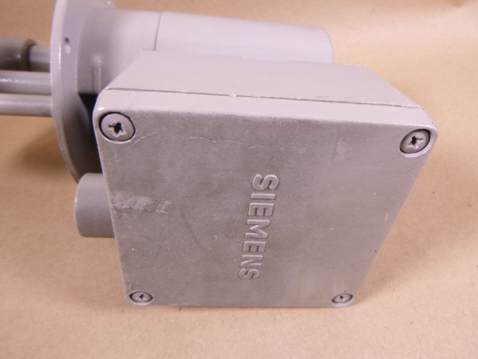 Siemens 2AB1 Immersion Pump 2AB1219-0XC 3PH 230/460V 0.12HP 3400RPM 0.5/0.29A | Industrial Electric Motors, Pumps &amp; Parts