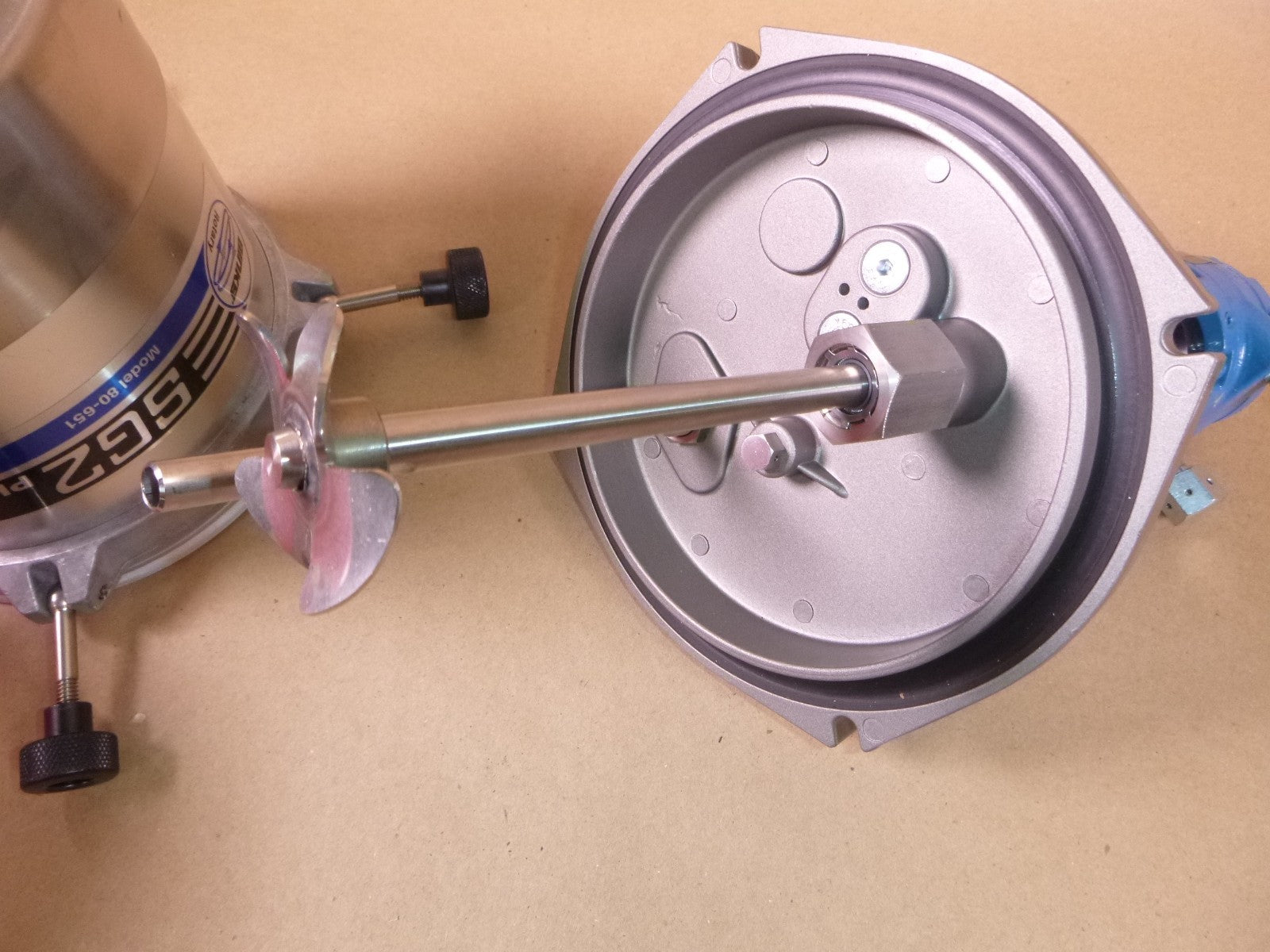 Binks SG2 Plus Pressure Cup Model 80-651 With Gast Rotary Agitator No Regulator | Industrial MRO Replacement Parts, Manufacturing Machine Parts &amp; Components, Heavy Equipment Parts Supplier