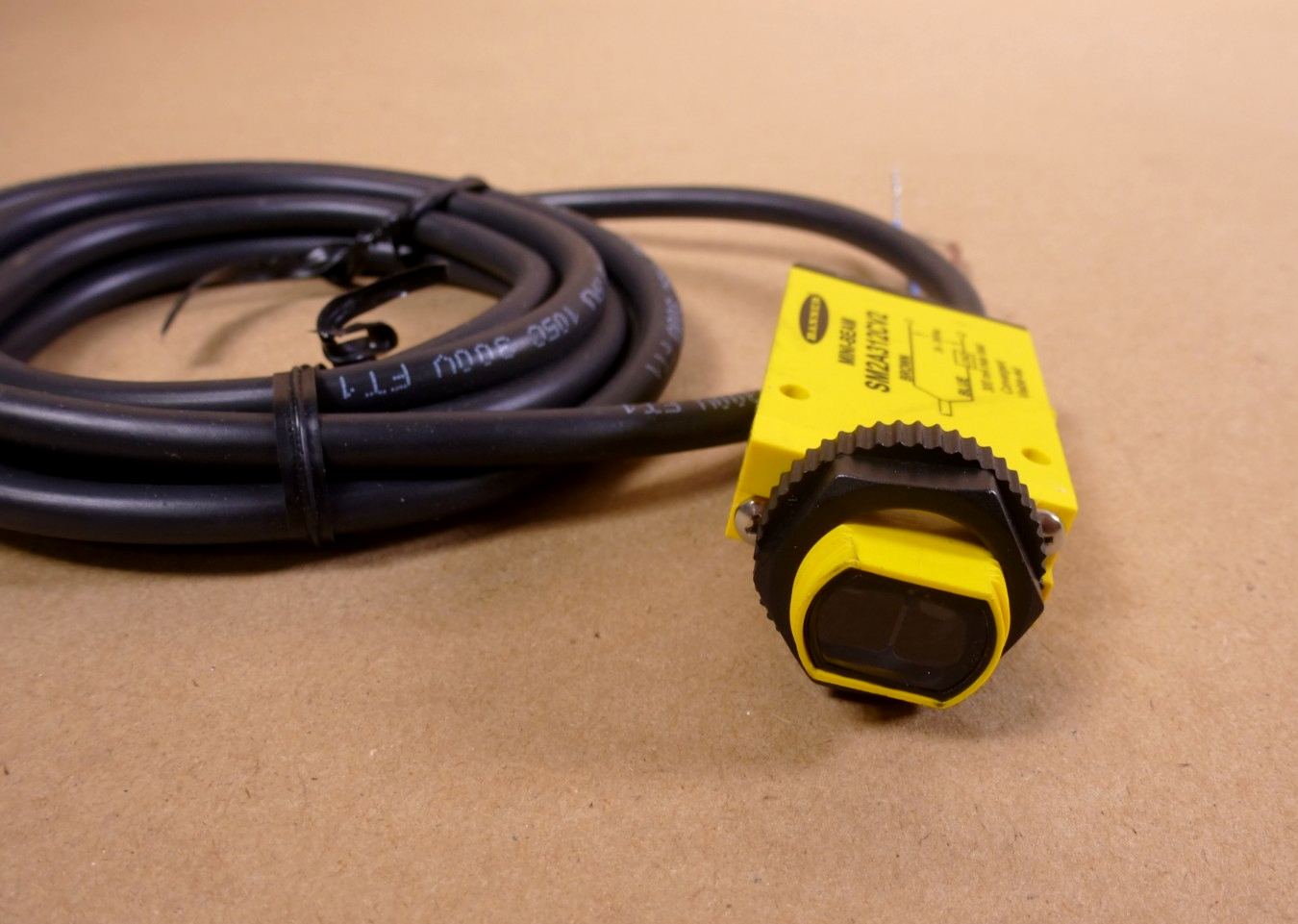 BANNER ENG. SM2A312CV2 MINI-BEAM Series Industry Standard Sensor 26185 | Electrical MRO Replacement Parts &amp; Components and Commercial Electrical Supplies Company