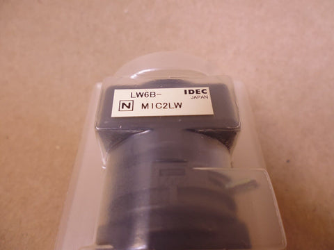 IDEC LW-C2 White Push Button , 12VDC 30V , 12VAC 125C , LW6B-M1C2LW