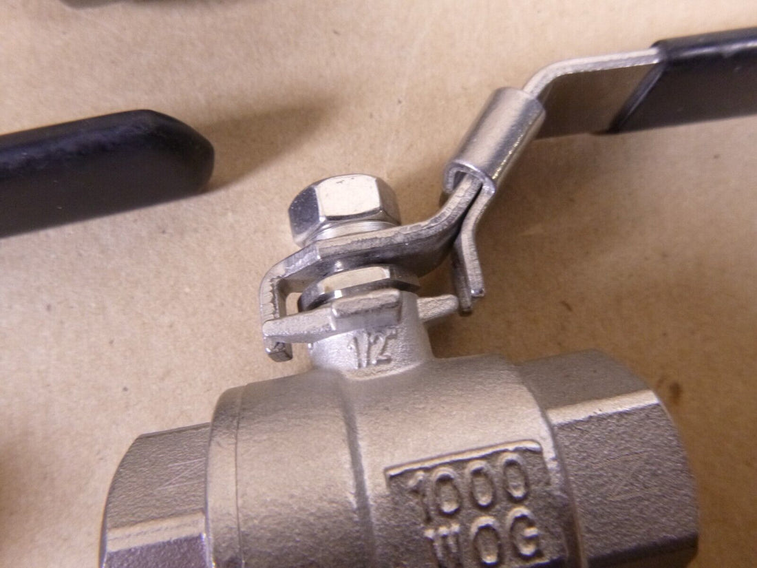 20SSTH Ball Valve Stainless Steel 1/2" FNPT W/ Locking Lever 1000 WOG (Lot of 4) | Industrial MRO Replacement Parts, Manufacturing Machine Parts &amp; Components, Heavy Equipment Parts Supplier