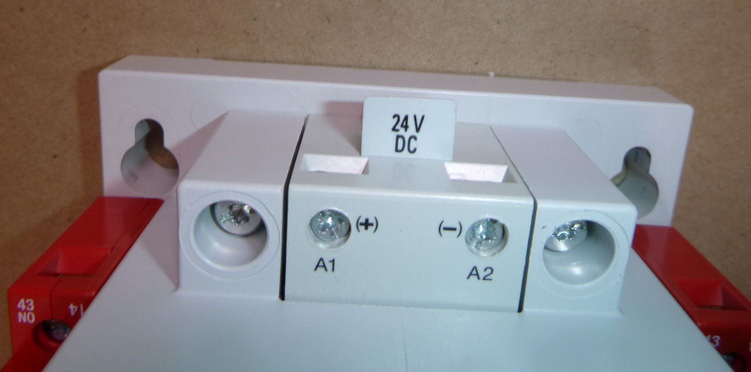 100S-D110EZJ22BC Allen Bradley IEC Safety Contactor 110 Amp 24 Volt Coil