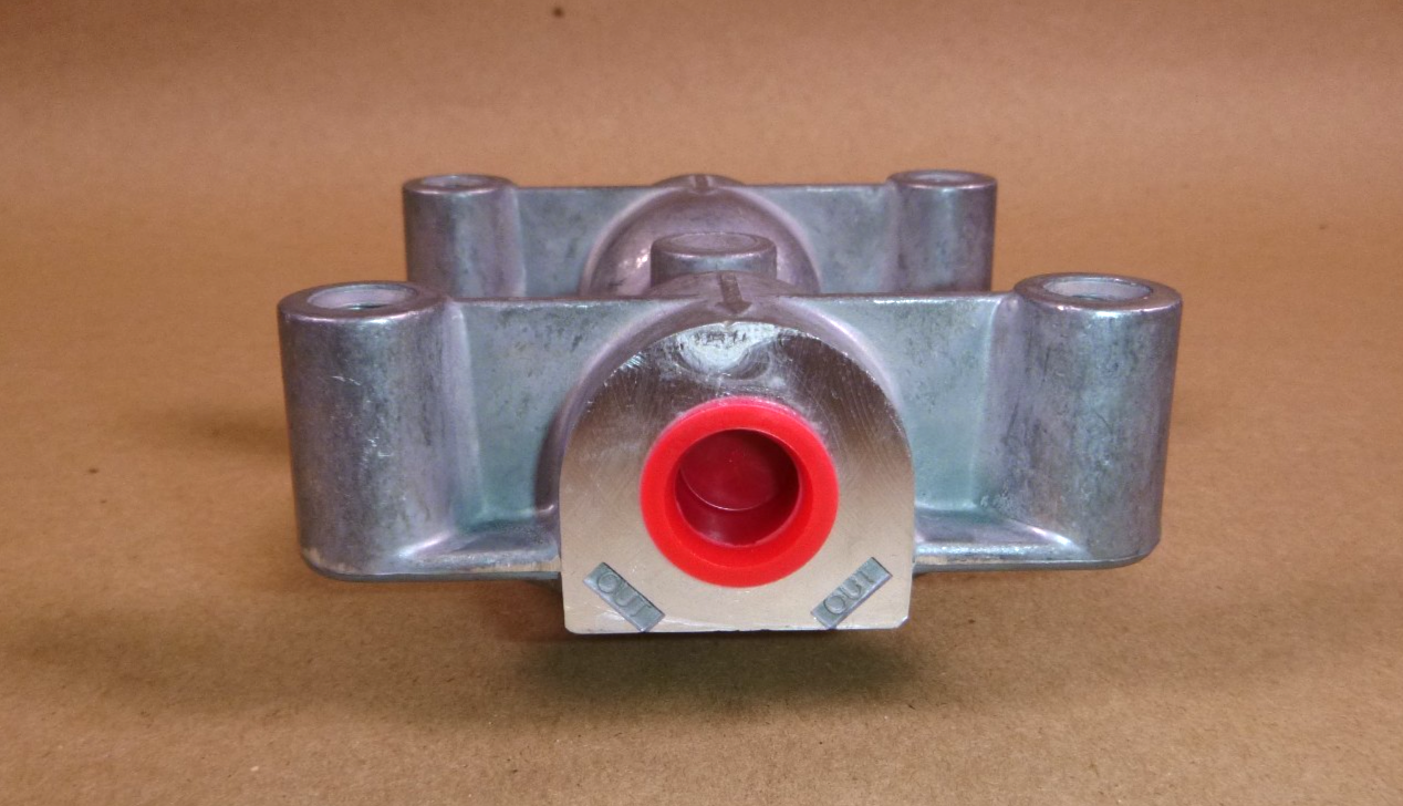204163 Remote Mount Coolant Filter Head 204163S Fleetguard / Cummins Made in USA