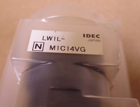 IDEC LW-C10 Green Push Button , 12VDC 30V , 12VAC 125C , LW1L-M1C14VG