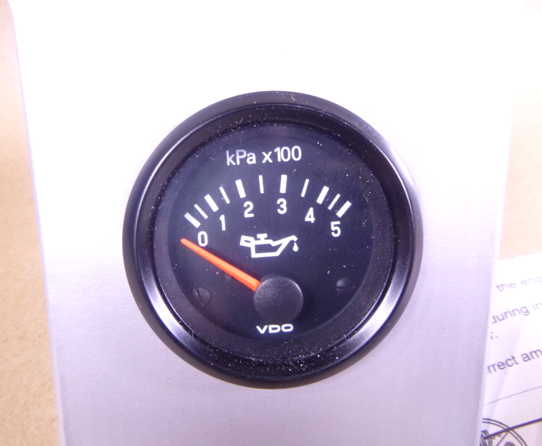 VDO 350040016 Oil Pressure Electric Short Sweep 52mm Gauge, 0-500 kpa, 24 Volt | Replacement Truck Parts, Trailer Accessories, Automobile Supplies, Car Parts &amp; Accessories