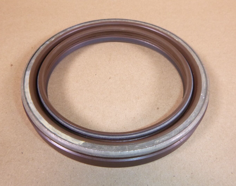 USGI M915 7-TON Trucks Front Axel Hub Seal 2031960, R78048TA0, 5330-01-446-3786