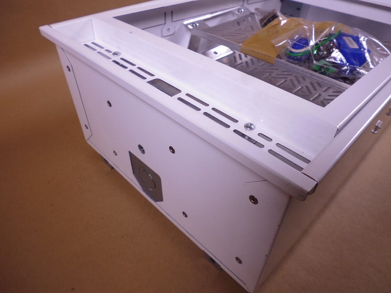 FSR CB-12 / CB-12P Ceiling Box Enclosure 1&