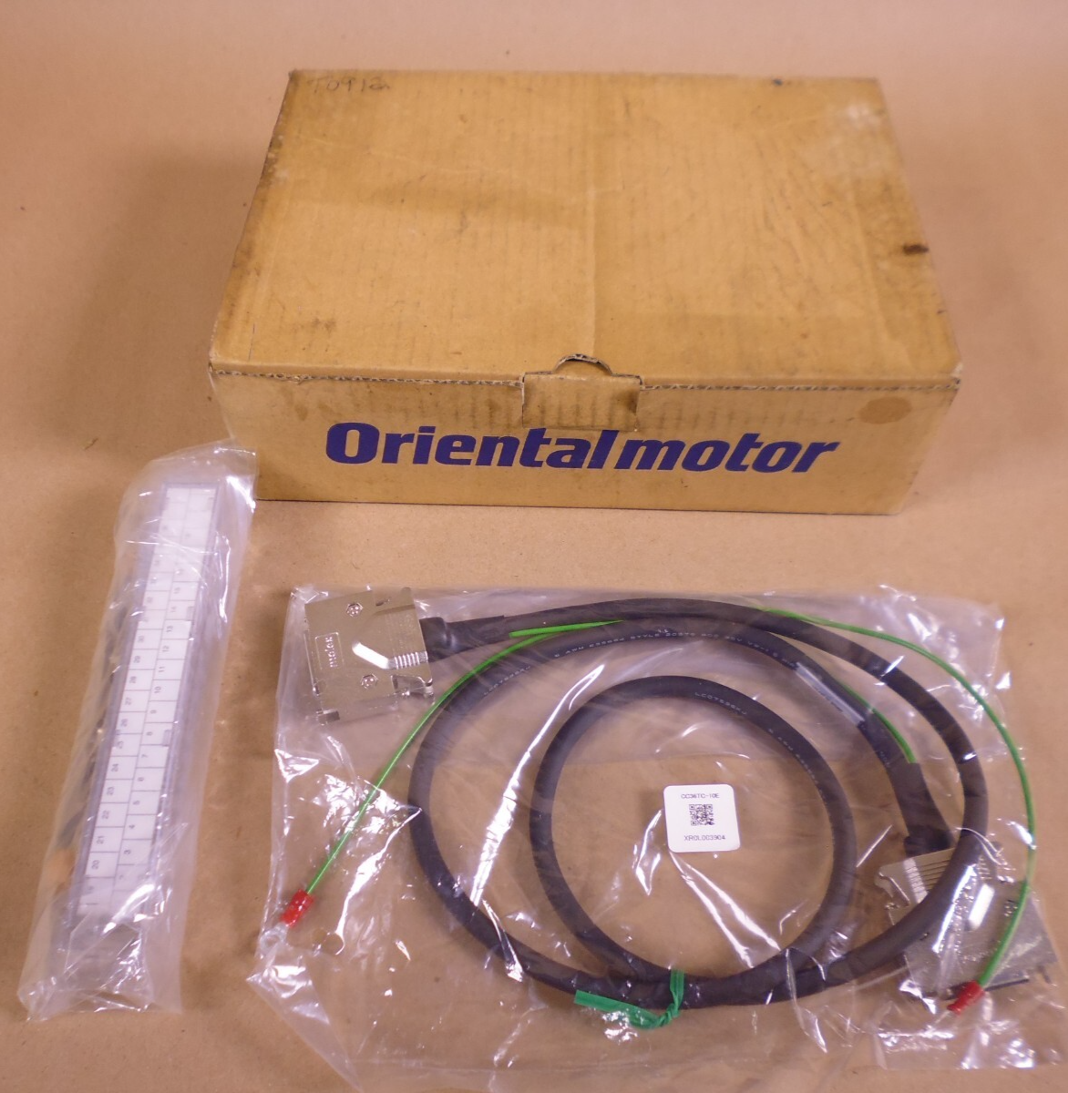 Oriental Motor CC36T10E Terminal Block Conversion Unit Driver To Controller | Electrical MRO Replacement Parts &amp; Components and Commercial Electrical Supplies Company