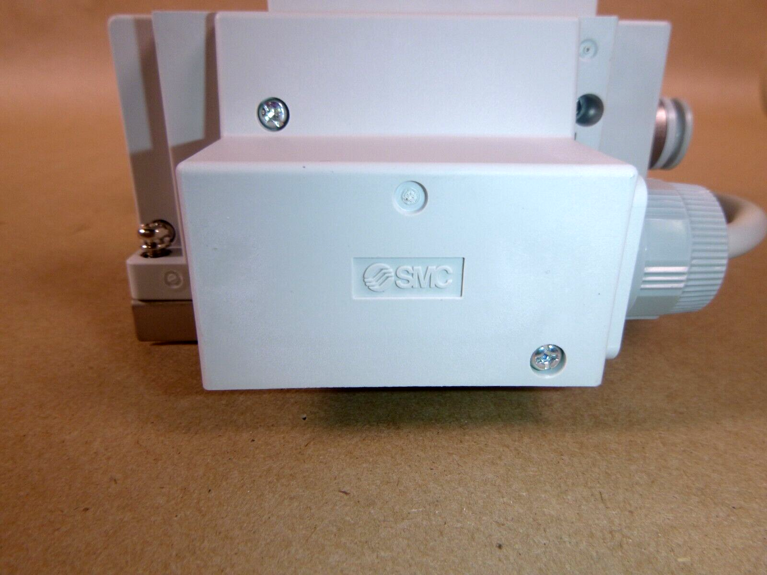New SMC SS5Y5-10L32-04D-C8, 4 Station Manifold Base | Electrical MRO Replacement Parts &amp; Components and Commercial Electrical Supplies Company
