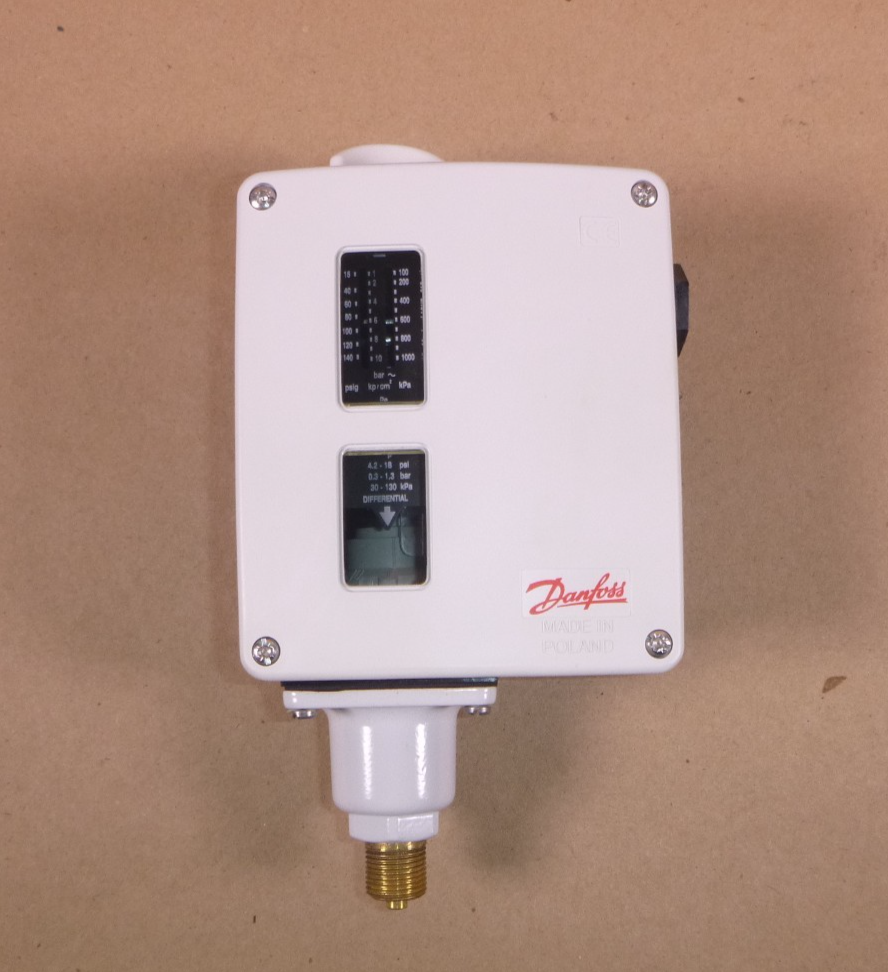 Danfoss RT116 Pressure Switch 017-520366, 4.2-18 Psi, .3-1.3 bar, 30-130 kPa | Electrical MRO Replacement Parts &amp; Components and Commercial Electrical Supplies Company