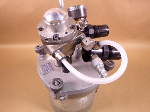 Binks SG2 Plus Pressure Cup Model 80-651 With Gast Rotary Agitator 2 Quart | Industrial MRO Tools and Replacement Industrial Equipment Components