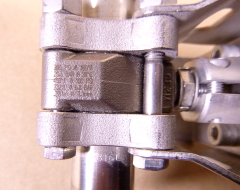 SWAGELOK 133SR Series Pneumatic Spring Return Actuator With 3/4" Sanitary Valves | Industrial MRO Replacement Parts, Manufacturing Machine Parts & Components, Heavy Equipment Parts Supplier