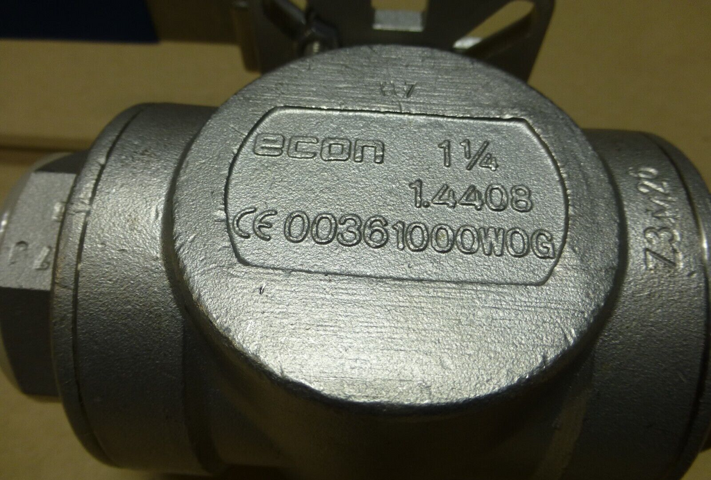 ECON 7760 STAINLESS STEEL 3-WAY BALL VALVE 1-1/4" THREADED | Industrial MRO Replacement Parts, Manufacturing Machine Parts & Components, Heavy Equipment Parts Supplier