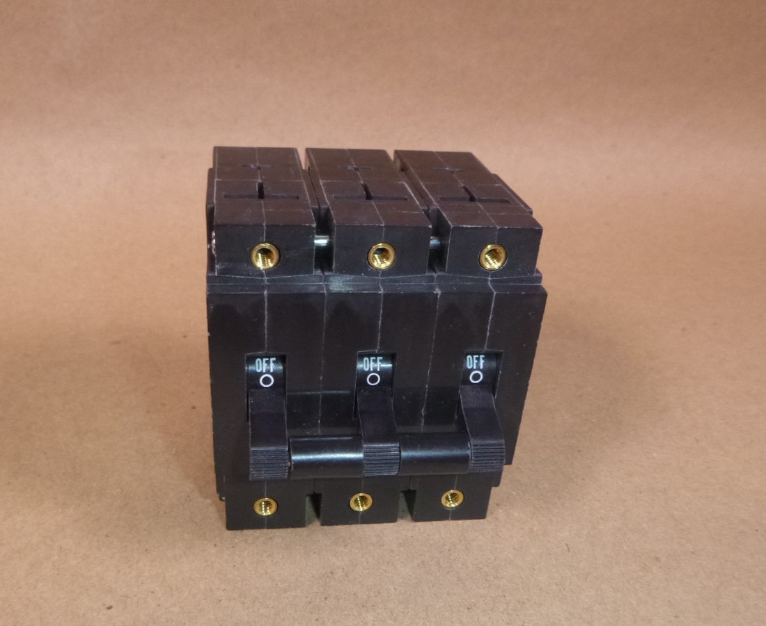 AM3R-D3-LC07D-A-15-3 EATON HEINEMANN Circuit Breaker 15 Amp 3 Pole 250Vac 80Vdc