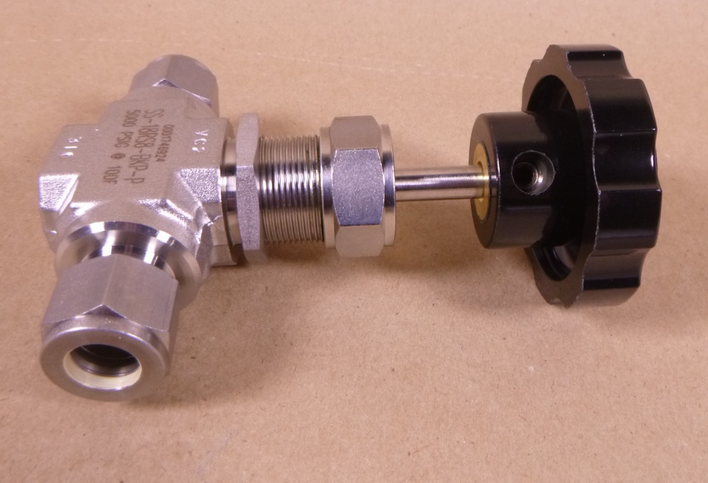 SS-18RS8-BKP-P Swagelok Needle Valve SS-18RS8 5000PSIG @ 100F
